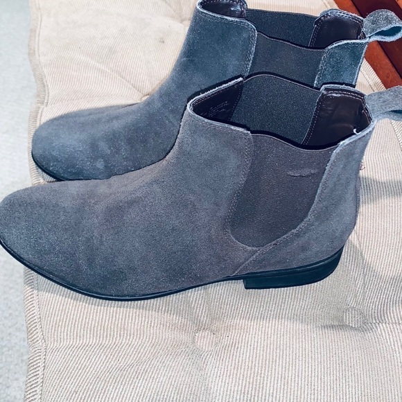 Urban Outfitters Ankle Suede Chukka Boots. - Picture 2 of 12